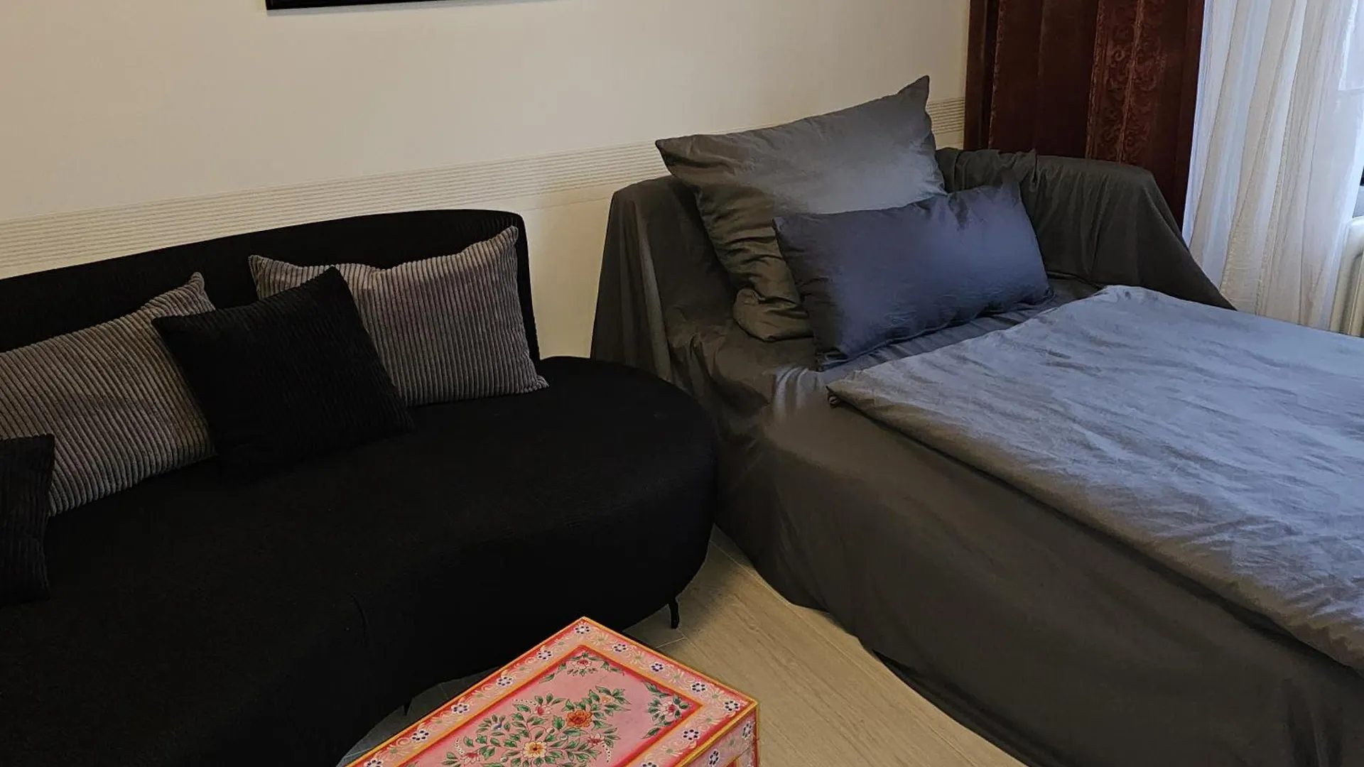 Zimmer Mit Charme Mond 뉘른베르크 독일